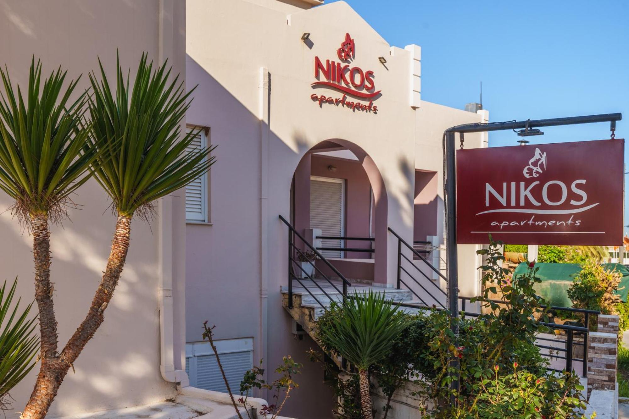 Nikos Apartments Agia Marina Eksteriør billede