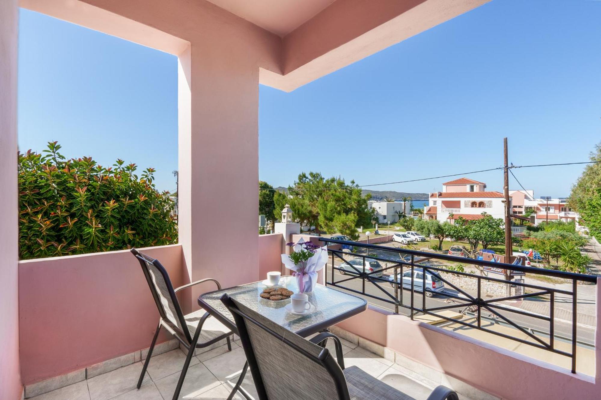 Nikos Apartments Agia Marina Eksteriør billede