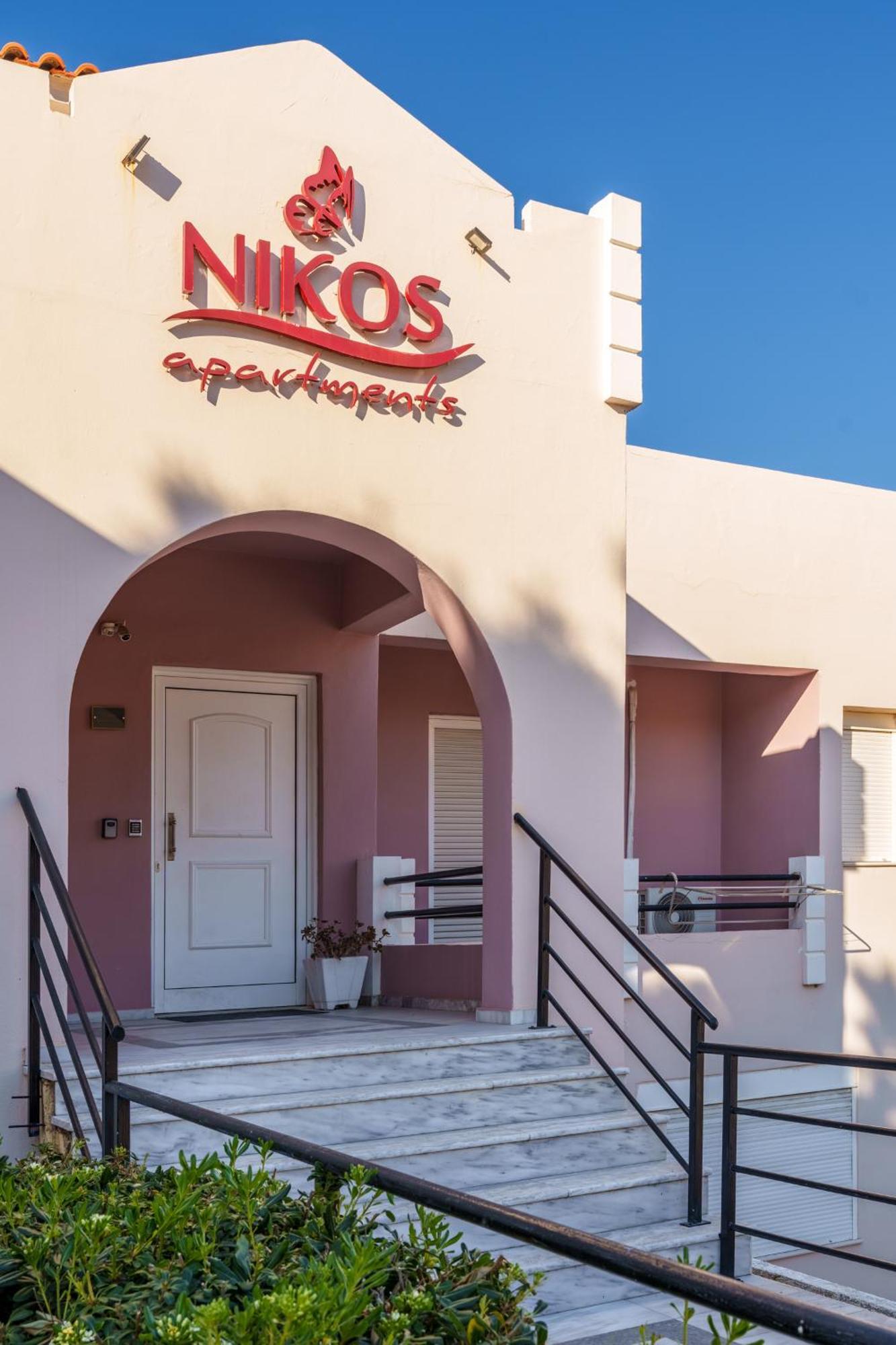 Nikos Apartments Agia Marina Eksteriør billede