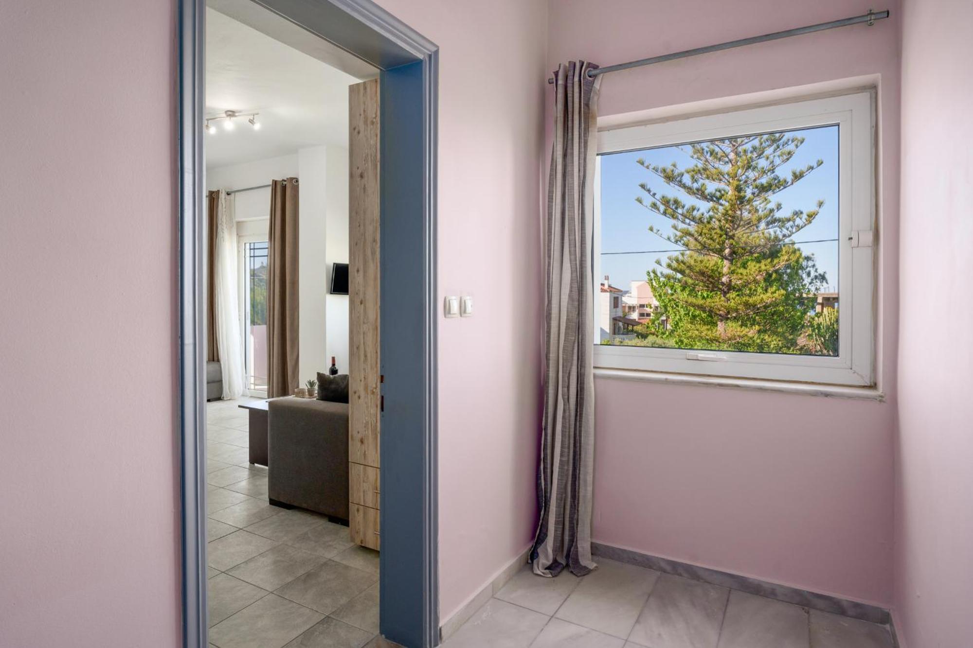 Nikos Apartments Agia Marina Eksteriør billede