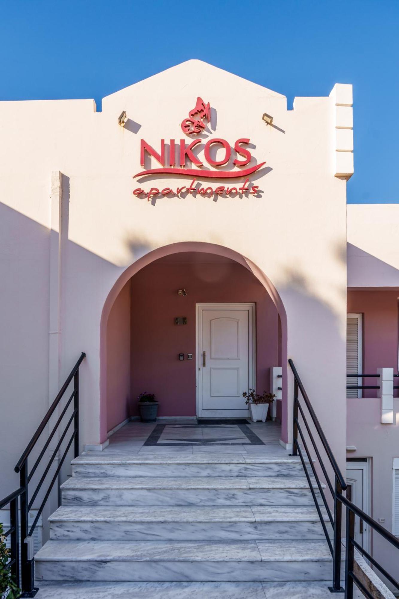 Nikos Apartments Agia Marina Eksteriør billede