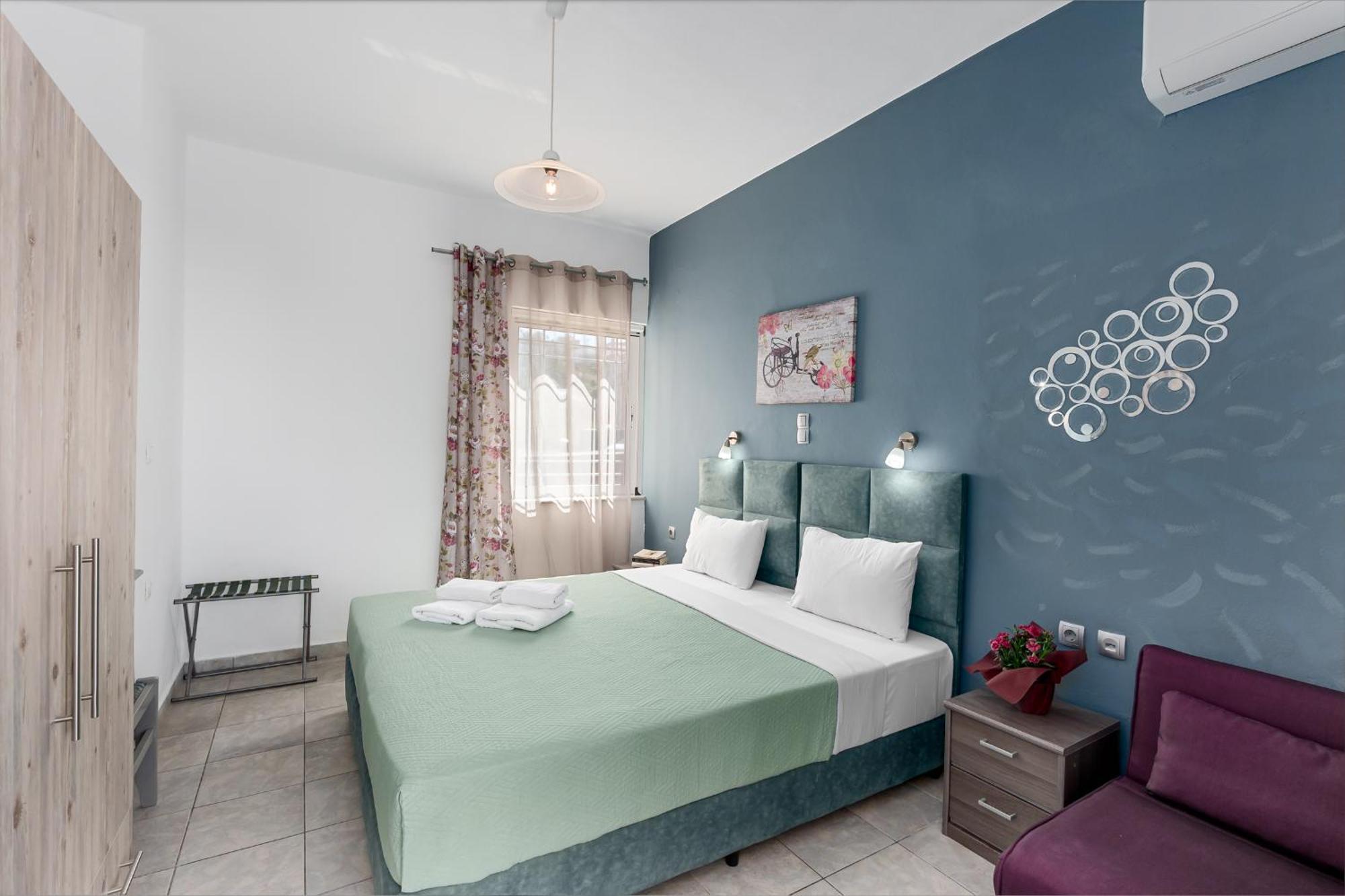 Nikos Apartments Agia Marina Eksteriør billede