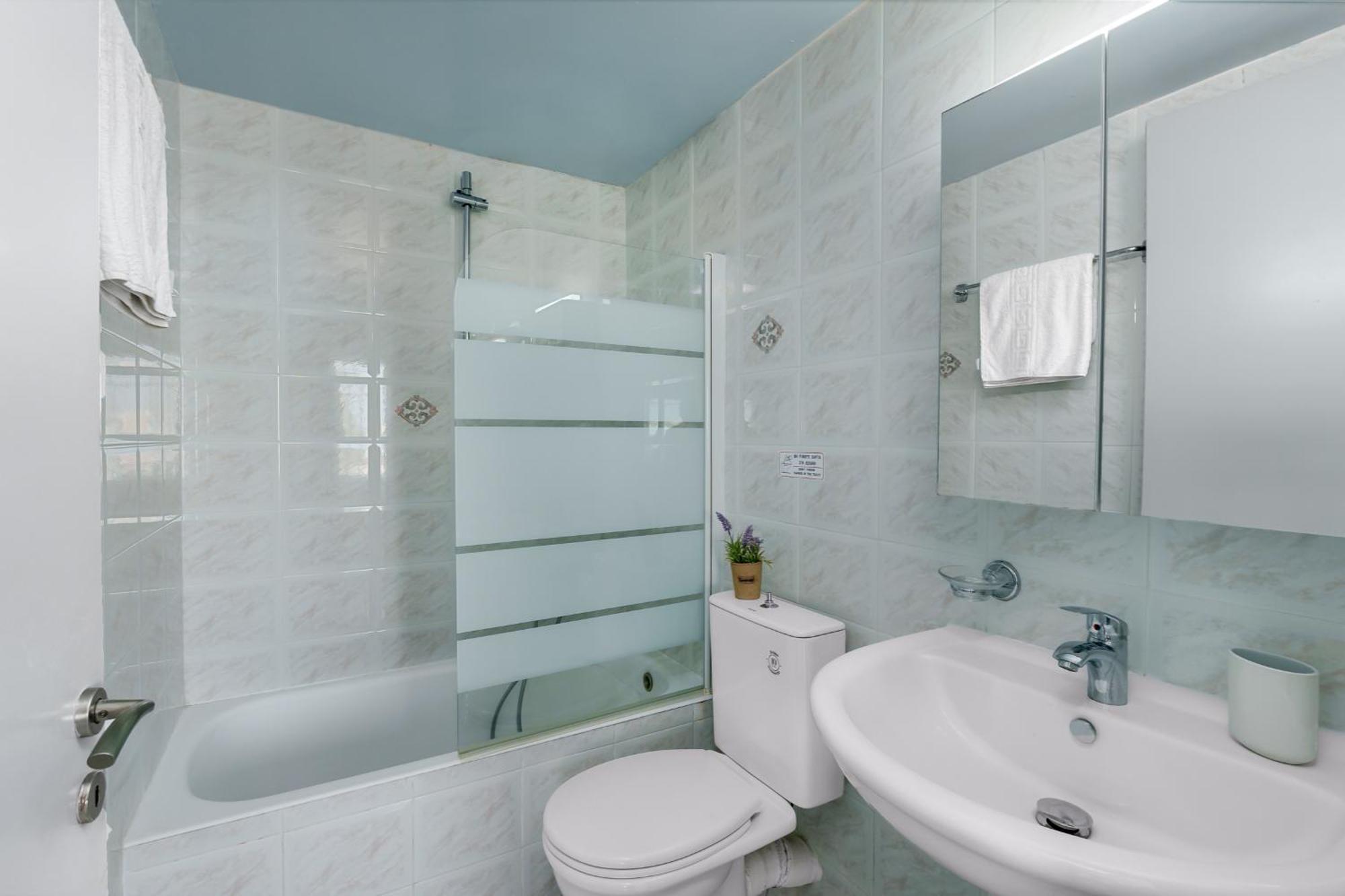 Nikos Apartments Agia Marina Eksteriør billede